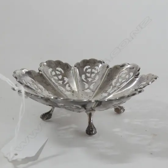 STG SILVER PIERCED DISH BIRMINGHAM 1906 - ENGRAVED 1886-1911 57GMS