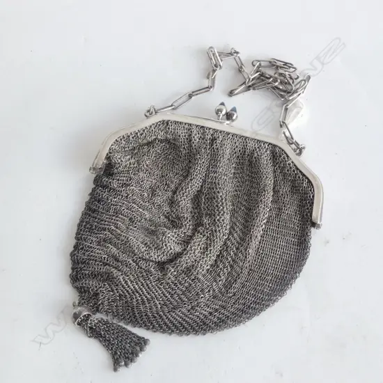 VINTAGE CHAIN MESH EVENING BAG - TEARDROP SHAPE 