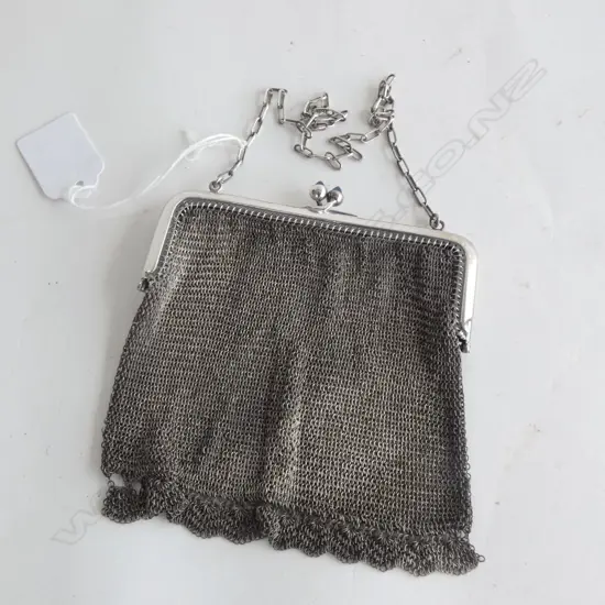 VINTAGE CHAIN MESH EVENING BAG 