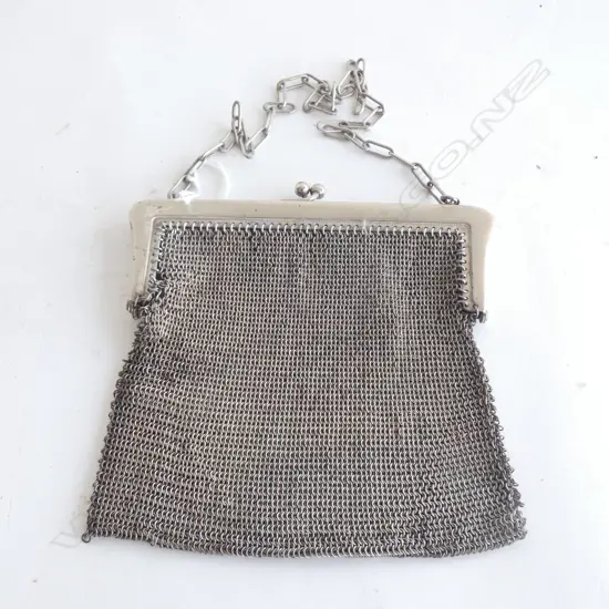 VINTAGE CHAIN MESH EVENING BAG