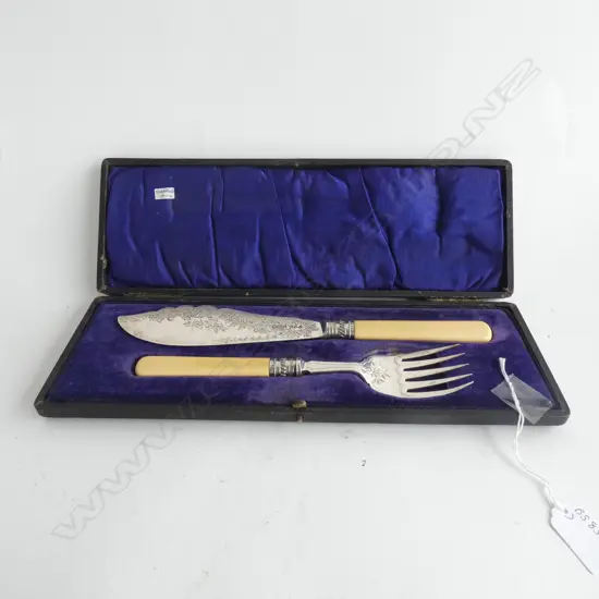 SET STG SILVER & BONE 2 PC ENGRAVED FISH SERVING SET - IN ORIGINAL BOX 