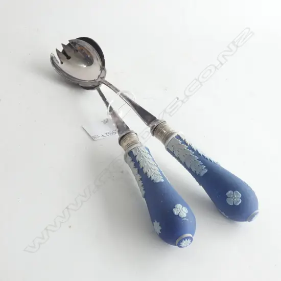 WEDGWOOD COBABLT JASPERWARE SALAD SERVERS L  295MM