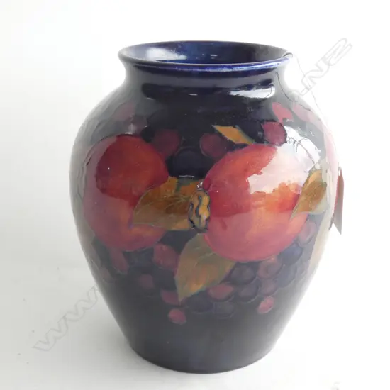 MOORCROFT POMEGRANATE VASE (RESTORATION TO TOP) H. 175MM 