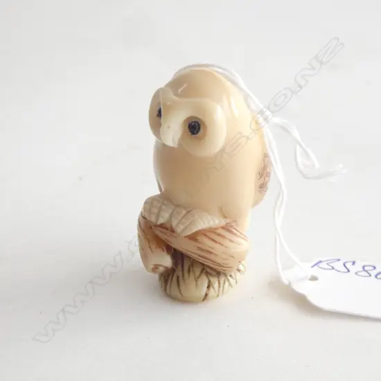 TAGUA NUT CARVED OWL NETSUKE 