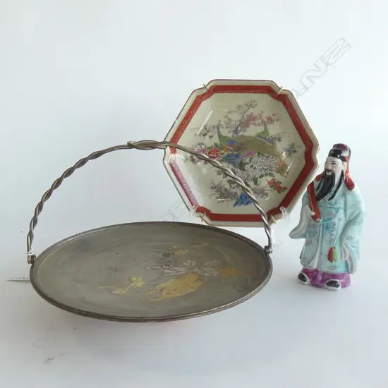 ORIENTAL ITEMS; FIGURE (H 145MM) SATSUMA PLATE (DIA 180MM) & BRASS TRAY W WOODEN FEET (DIA 230MM)