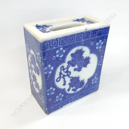 CHINESE B/W PORCELAIN PILLOW (CHIP)