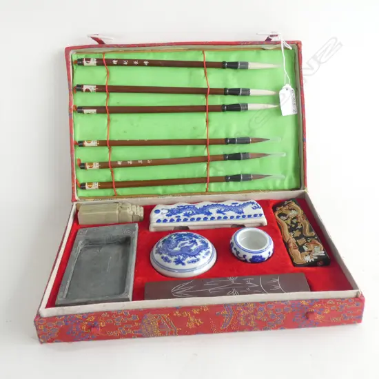 ORIENTAL CALLIGRAPHY SET - IN BOX  L  275MM