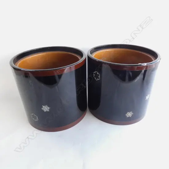 PAIR OF JAPANESE LACQUERED HIBACHI. MOP SNOWFLAKES INLAY H262 D278