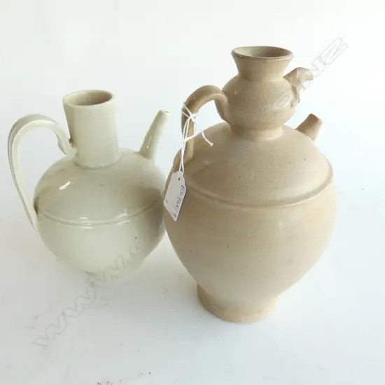 2 ORIENTAL VESSELS H.240mm