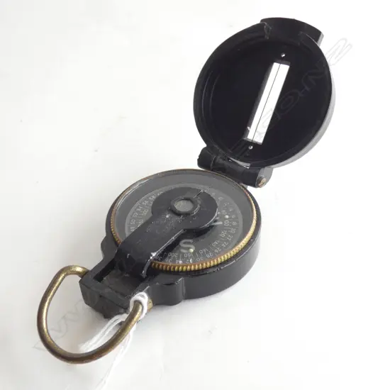 VINTAGE HARD PLASTIC 'ENGINEER' COMPASS '12BX'