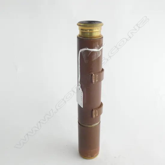 VINTAGE 3 STAGE BRASS & LEATHER CASED TELESCOPE L 265MM (UNEXTENDED)