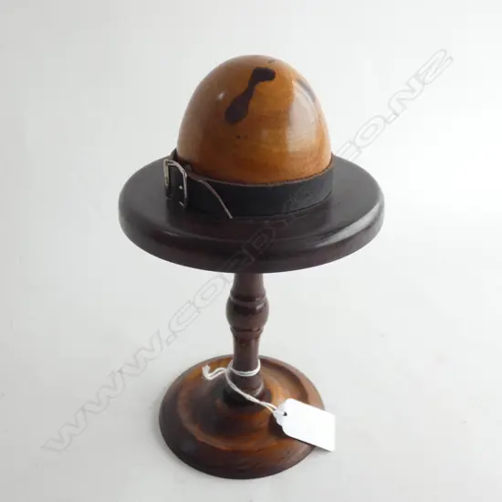 VINTAGE WOODEN HAT STAND - TRAVELLING SALESMAN SAMPLE H. 220MM
