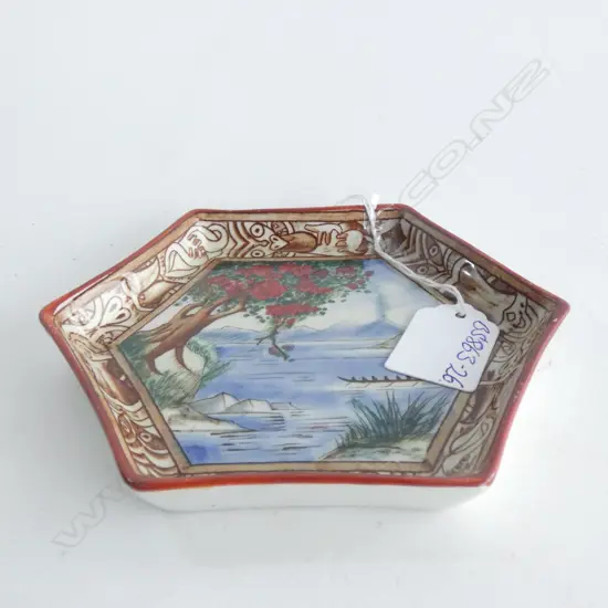 R/WINTON 'MAORILAND' HEXAGONAL DISH Dia.140mm