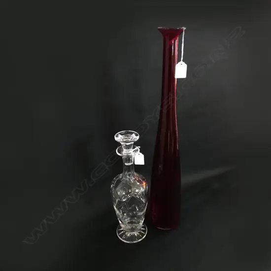 CUT CRYSTAL DECANTER H. 310MM + VERY TALL RED GLASS VASE H.540MM 