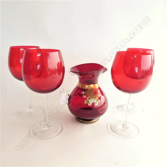 VENETIAN RUBY GLASS JUG (H 175MM) & 4 LARGE RED WINE GLASSES (H210MM)