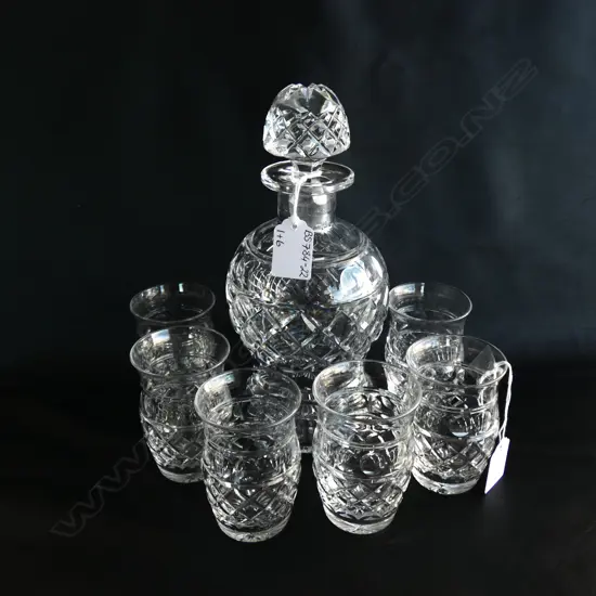 CUT CRYSTAL DECANTER (H 240MM) &  6 MATCHING TUMBLERS (H 90MM)
