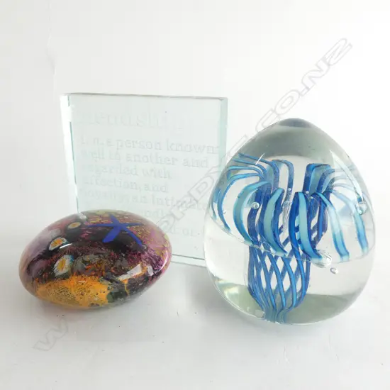 2 GLASS PAPERWEIGHTS - LARGEST H. 110MM + SM GLASS FRIENDSHIP PLAQUE