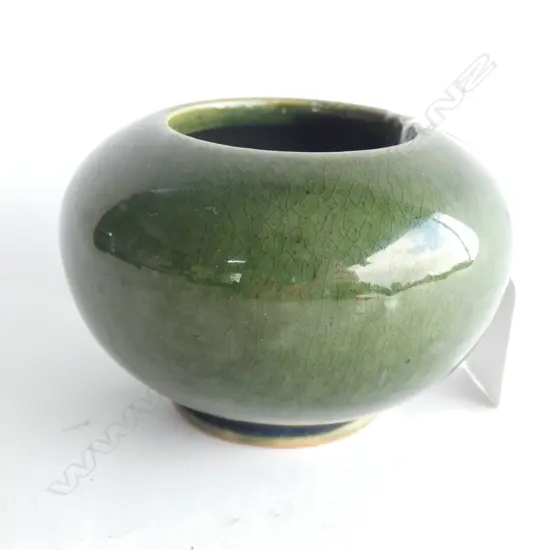'VALENTINE LABORATORIES WELLINGTON' LUKE ADAMS GREEN POT