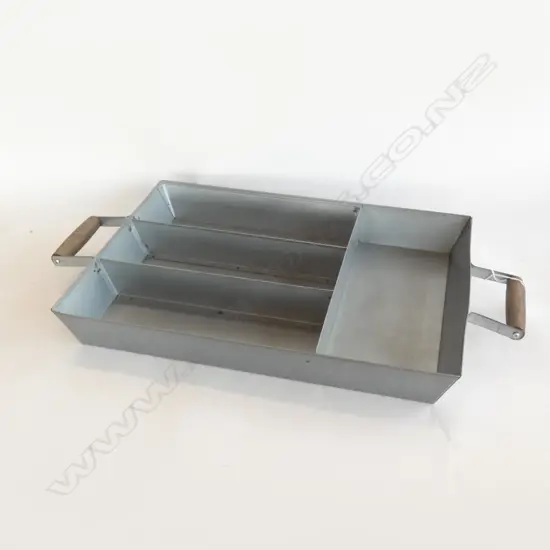 METAL CUTLERY TRAY WITH WOODEN HANDLES