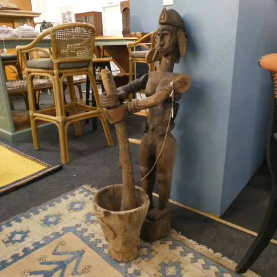 LARGE CARVED WOOD MALI FIGURE OF A WOMAN WITH MILLET MORTER & PESTLE. H.