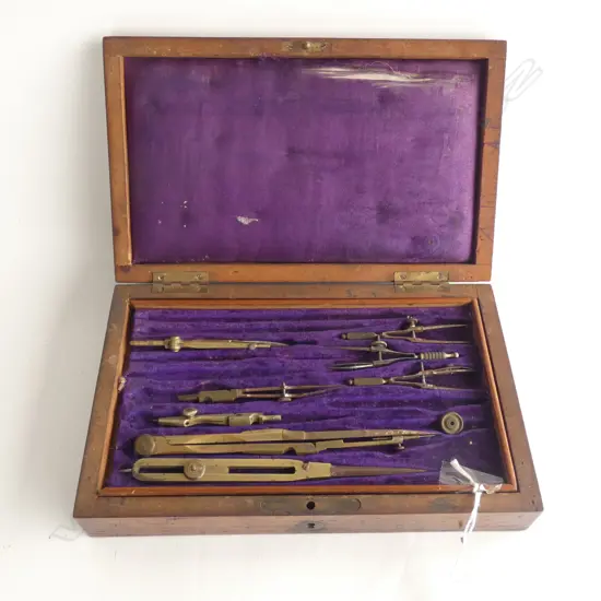 VINTAGE WOODEN BOXED COMPASS SET (INCOMPLETE) 