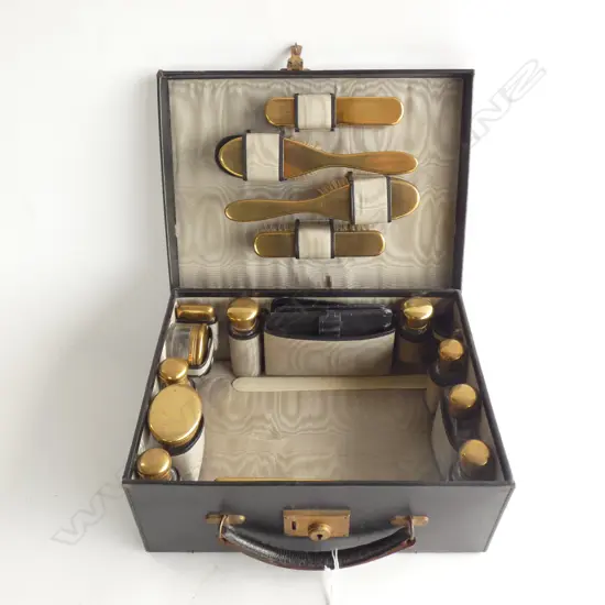 EDWARDIAN FITTED COMPENDIUM - POLISHED BRASS LIDS & BACKS OF BRUSHES ETC...