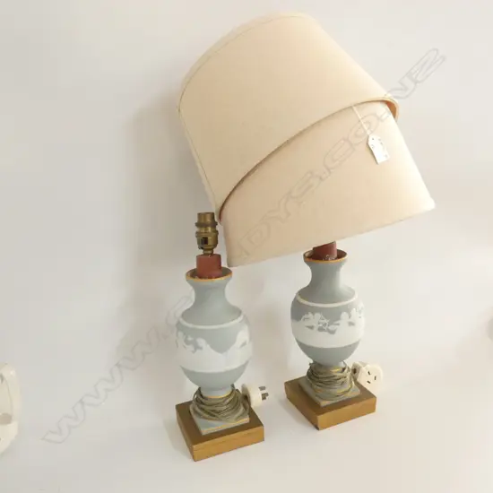 PR BISQUE JASPERWARE STYLE TABLE LAMPS WITH SHADE H. 450MM a/f