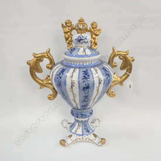 LGE B/W PORCELAIN CENTREPIECE w GILT CHERUBS