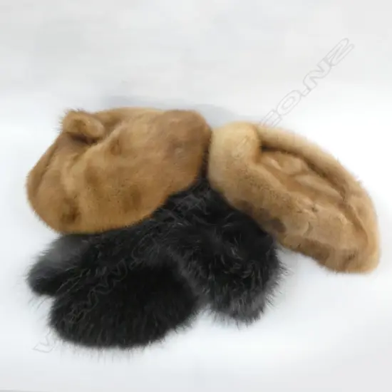 PR MINK FUR HATS & COLLAR 