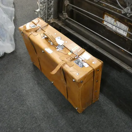 LG TAN LEATHER VINTAGE SUITCASE 