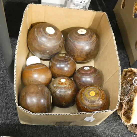 BOX WOODEN BOWLS, 2 X LAWN, 6 X INDOOR