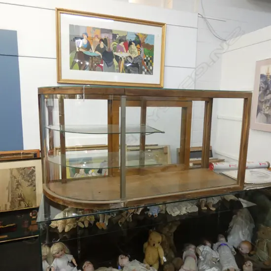 30’S OAK FRAMED CURVED GLASS DISPLAY.(END GLASS ABSENT) H685 W1330 D470mm