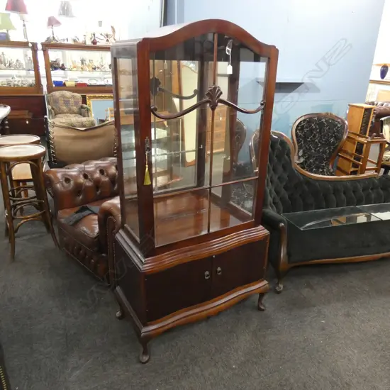 MAHOGANY QUEEN ANNE DISPLAY CABINET H 1630 L 790MM