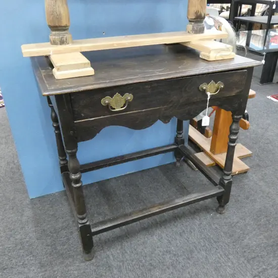 GOERGIAN WOODEN SIDE TABLE - 1 DRAWER / BRASS HANDLES 725 X 475MM