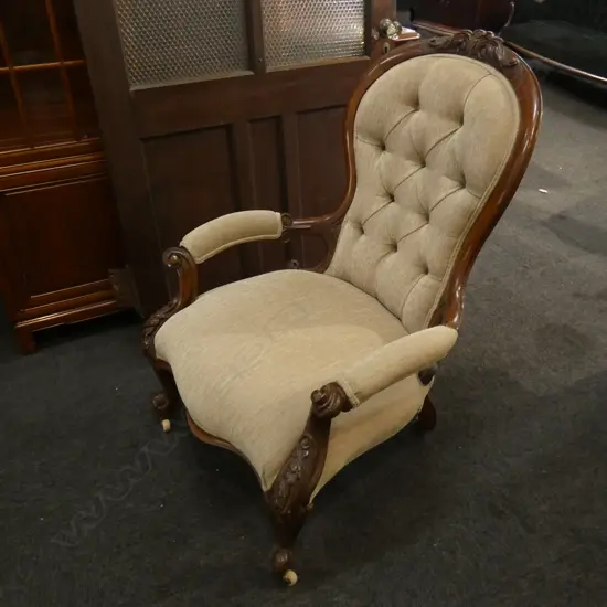 VICTORIAN ARM CHAIR 690 X 590 X 990MM