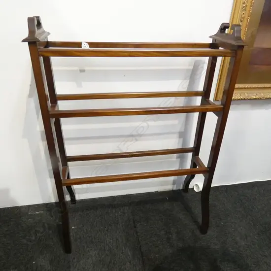 VINTAGE WOODEN TOWEL RAIL 