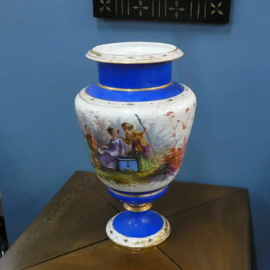 LARGE VICTORIAN VASE 