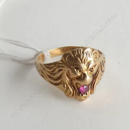 9CT LION MASK RING WITH PINK STONE 5.3GMS