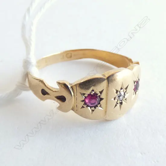 ANTIQUE 18CT RUBY & DIAMOND RING