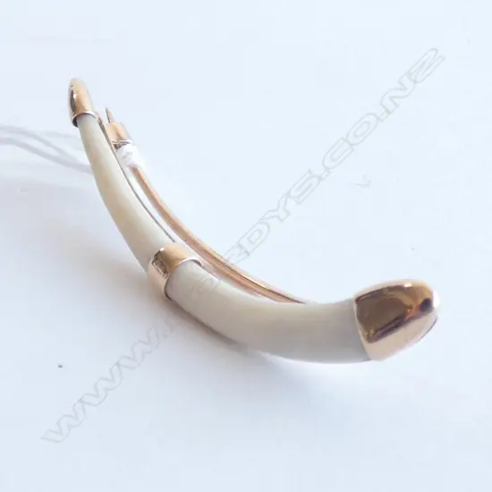 9CT ROSE GOLD MOUNTED BEAK FORM BROOCH