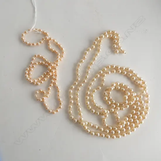 2 STRANDS OF COSTUME PEARLS L.390MM & 1650MM
