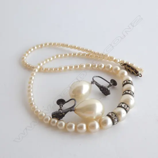 VINTAGE PEARL & DIAMANTE NECKLACE & DROP EARRINGS 