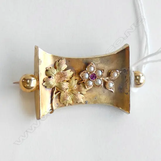 ANTIQUE GOLD & PEARL BROOCH FLORAL DESIGN 8.6gms