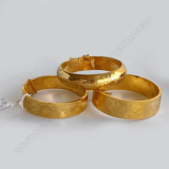 3 ASST GOLD PLATED HINGED BRACELETS