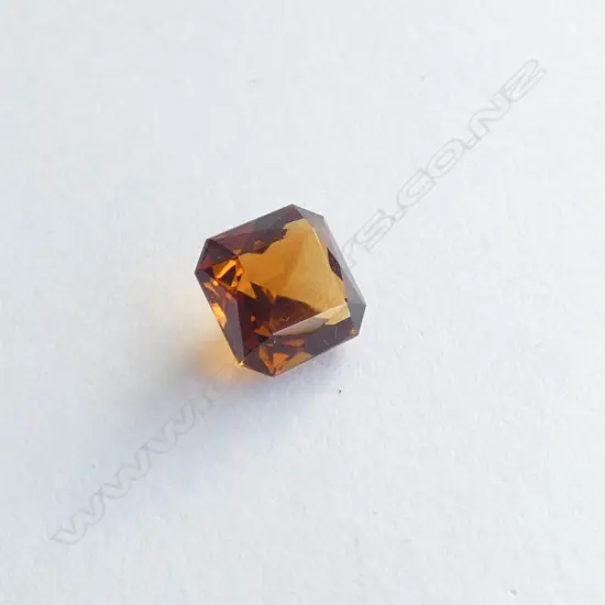 4CT DARK YELLOW SQUARE CITRINE 