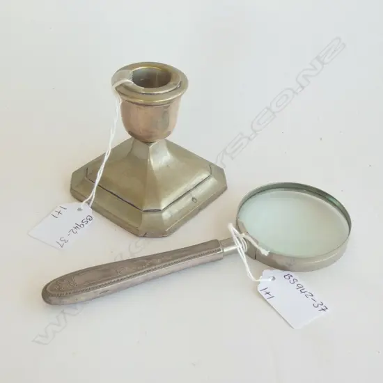 VINTAGE COMMUNITY PLATE MAGNIFYING GLASS (L 170MM) + OLD PLATE CANDLE HOLDER  (H 75MM)