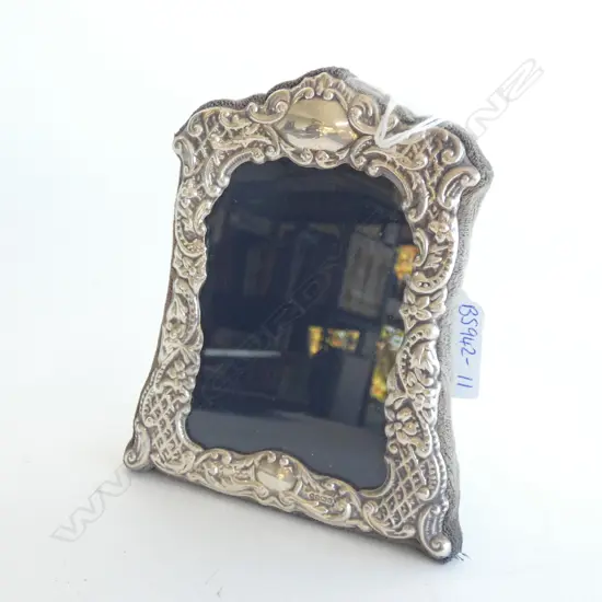 VINTAGE STG SILVER PHOTO FRAME ORNATE EMBOSSING  125 X 105MM