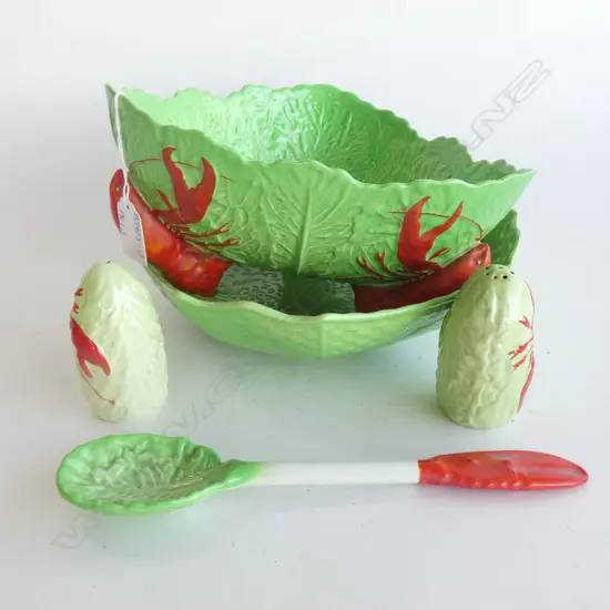 CARLTON WARE DARK GREEN LOBSTER SALAD BOWL (DIA  230MM) S&P SHAKERS 1 SALAD SERVER SPOON + CROWN DEVON TOMATO SALAD BOWL