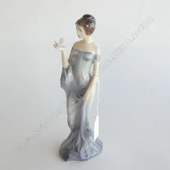 ROYAL DOULTON FIGURINE 'HARMONY' HN2824 H 205MM
