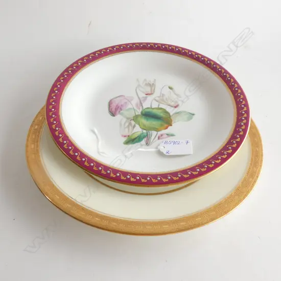 2 PLATES; WORCESTER CYCLAMEN (DIA 235MM) & MINTON TIFFANY GOLD GILDED PLATE (DIA 255MM)